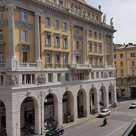 Trieste Center Rooms & Apartments - Fiori Di Триест Екстериор снимка