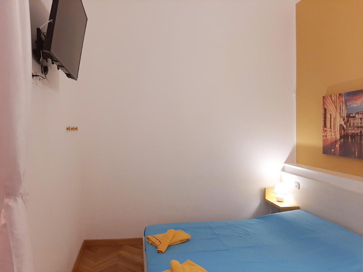 Trieste Center Rooms & Apartments - Fiori Di Триест Екстериор снимка