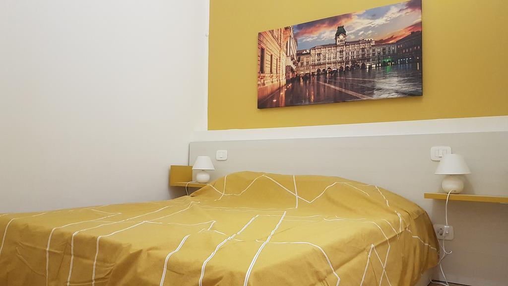 Trieste Center Rooms & Apartments - Fiori Di Триест Екстериор снимка