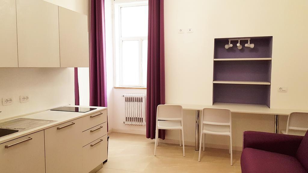 Trieste Center Rooms & Apartments - Fiori Di Триест Екстериор снимка