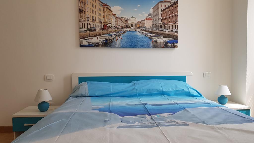 Trieste Center Rooms & Apartments - Fiori Di Триест Екстериор снимка